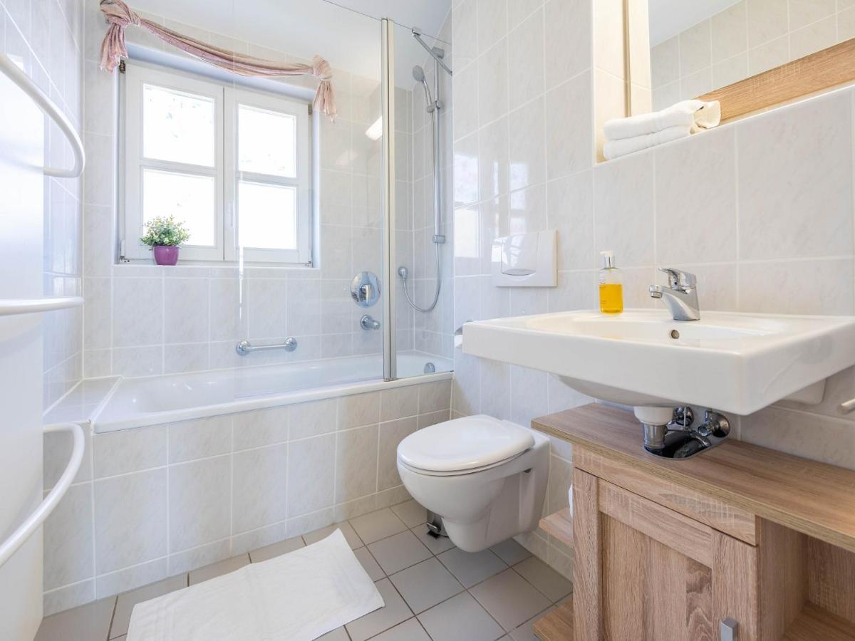 Feriendorf Rugana - Komfort Appartement Mit 2 Schlafzimmern Und Terrasse C48 Dranske Exteriör bild